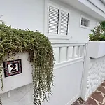 Zen Ocean View House Tenerife * לוס ריאלחוס
